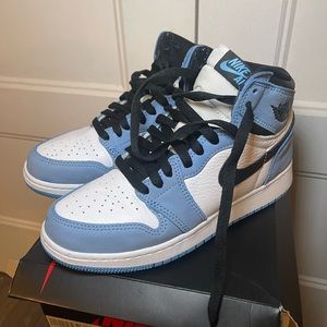 Nike air Jordan 1 retro high og university blue fits woman 7.5